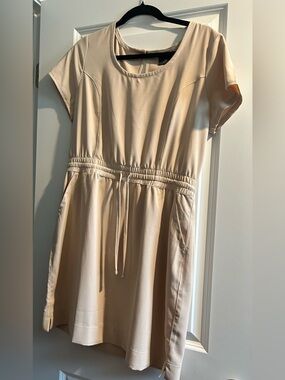 32 Degrees Beige Short-Sleeve Keyhole Waist Dress